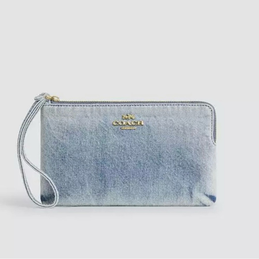 New! SOLDOUT COACH Large Corner Zip Wristlet In Loved Denim
